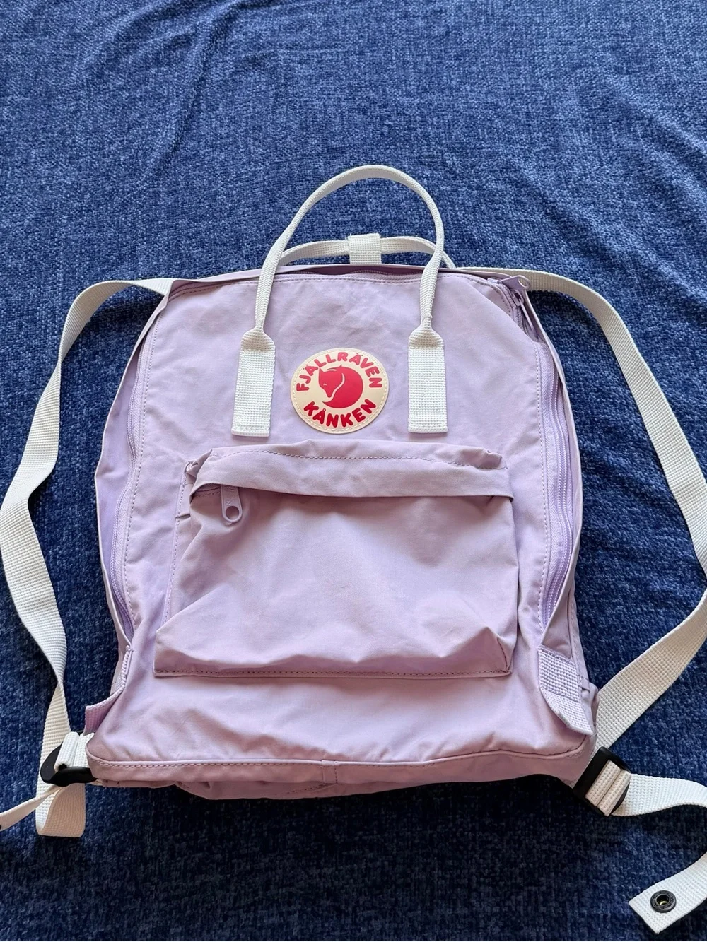 Fjallraven Kånken Backpack in Lilac with White Straps